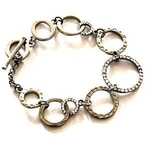🌟 SALE $15 🌟 Vintage Circular Rhinestone Rhodium Plated Abstract Linked Toggle